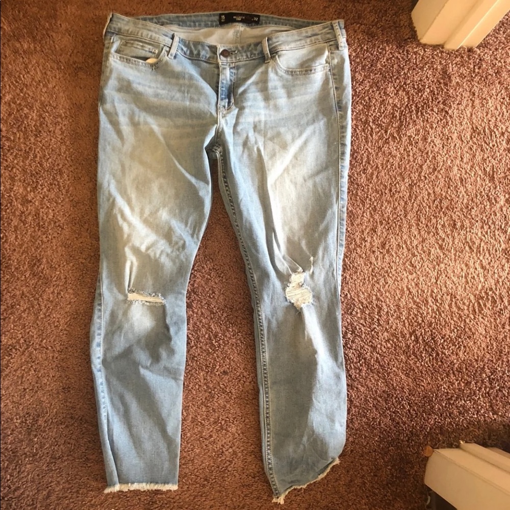 Hollister Sz 15 cropped jeans